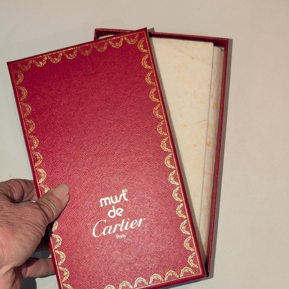 Cartier Must De Cartier Long Burgundy Leather Wallet with Gold Detail - Picture 10 of 12